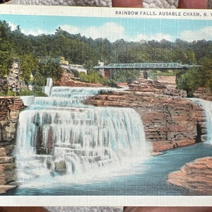 Belle carte postale antique de Rainbow Falls, gouffre ausable à New York