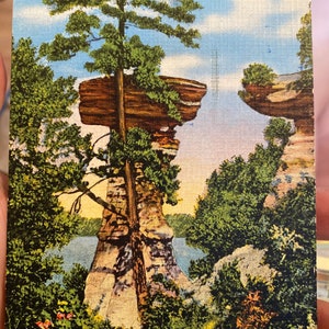 Belle carte postale en lin antique de Stand Rock pittoresque à Madison Wisconsin Dells