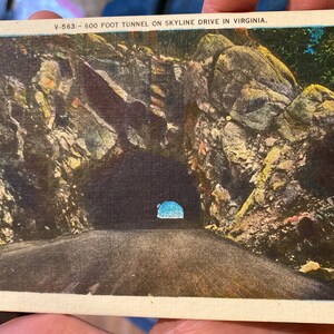 Belle carte postale en lin antique de 600 'Tunnel sur Skyline Drive en Virginie