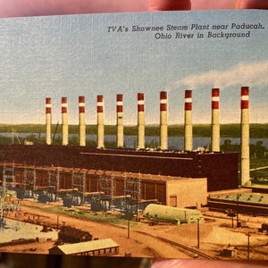Wunderschöne Antike Leinen Postkarte von Smokestacks bei TVAs Shawnee Steam Plant in der Nähe von Paducah, Kentucky