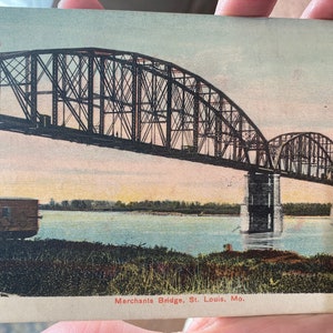 Schöne antik kolorierte Postkarte der Kaufmannsbrücke in St Louis, Missouri 1908