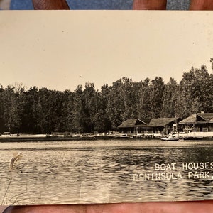 Antike RPPC Postkarte von Bootshäusern im Peninsula Park in Erie, Pennsylvania