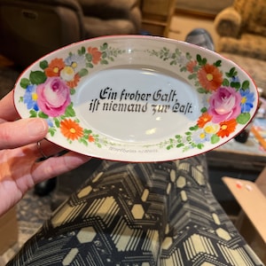 Querida porcelana antiga pintada à mão PM Baviera Wertheim am Main, Alemanha Prato tigela