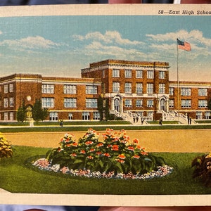 Cartão postal de linho antigo da East High School em Erie, Pensilvânia