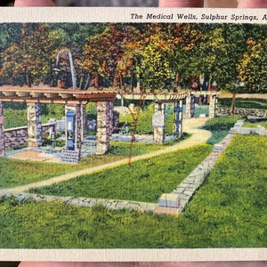Antike Leinen Postkarte von The Medical Wells, Schwefelfedern in Arkansas auf US 71