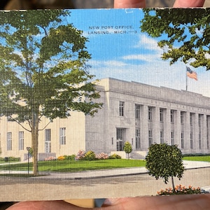 Coole Antike Vintage Colorized Leinen Postkarte von New Post Office in Lansing, Michigan