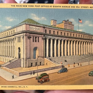Belle carte postale en lin antique du bureau de poste principal de New York à la huitième avenue et à la 31e rue à New York