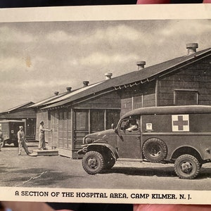 Cartão postal com foto real Badass RPPC da Segunda Guerra Mundial, uma seção da área hospitalar, Camp Kilmer, Nova Jersey