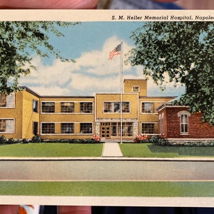 Belle carte postale colorisée antique de S.M. Heller Memorial Hospital à Napoléon, Ohio