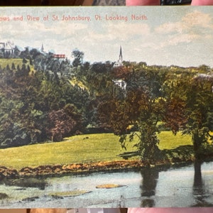 Antike Leinen Postkarte von The Meadows and View of St Johnsbury, Vermont blickend nach Norden