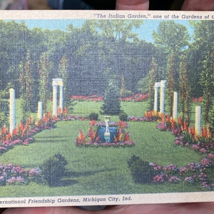 Fabuloso cartão postal de linho antigo do Jardim Italiano no International Friendship Gardens em Michigan City, Indiana
