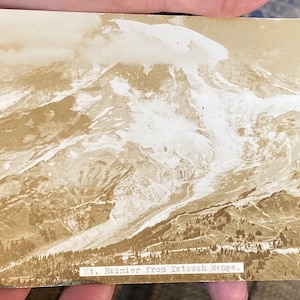 Belle antique Sépia Tone RPPC Real Photo Carte postale du mont Rainier près de Tatoosh Range près de Seattle, Washington