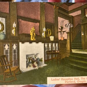 Carte postale antique vraiment cool de la salle de réception des dames au Cornelius à Portland, Oregon