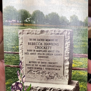 carte postale vintage de « Memorial to Mother of David Crockett, on Grounds of the Crockett Cabin, Rutherford, Tennessee »