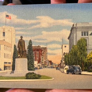 Belle carte postale antique de linge de statue d’Abraham Lincoln aux rues principale et monroe à Spokane, Washington