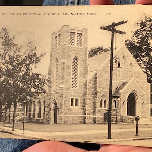 Piękna pocztówka RPPC Real Photo przedstawiająca kościół episkopalny św. Jana w Arlington w stanie Massachusetts