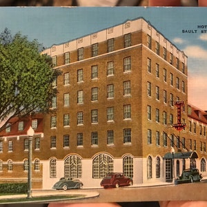 Antique Hotel Ojibway sur Sault Street à Marie, Michigan