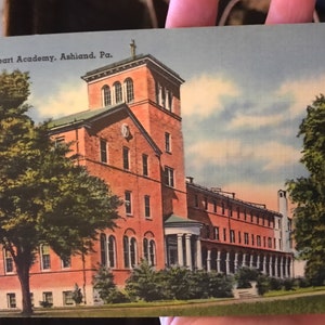 Belle carte postale en lin de 1930-45 de l’Immaculate Heart Academy à Ashland, Pennsylvanie