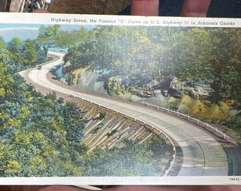 Hermosa postal antigua de la escena de la autopista en la autopista US 71 en Arkansas Ozarks
