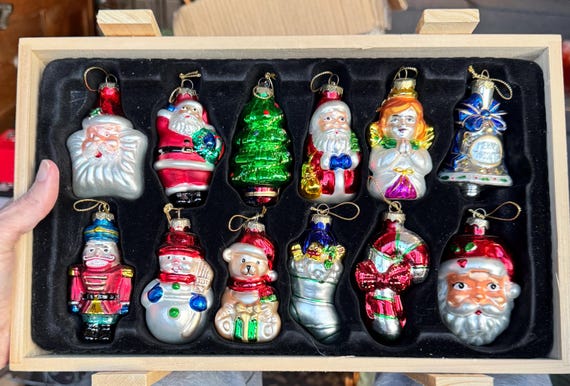 Beautiful Collection of 12 Glass Thomas Pacconi Classics Christmas