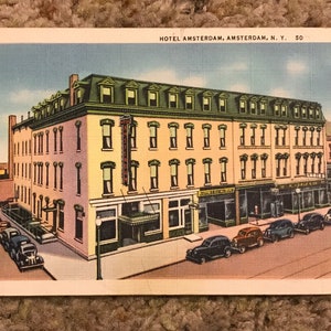 Belle carte postale en lin ancien de l’Hôtel Amsterdam à Amsterdam, New York