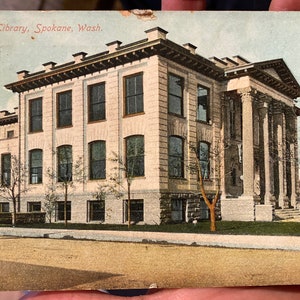 Belle carte postale colorisée antique de la bibliothèque Carnegie à Spokane, Washington 1918