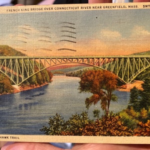 Bella cartolina di lino antica del King Bridge francese sul fiume Connecticut vicino a Greenfield, Massachusetts
