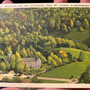 Antike Leinen Postkarte von Mountain View Inn in Gatlinburg, Tennessee mit Mt. LeConte im Hintergrund