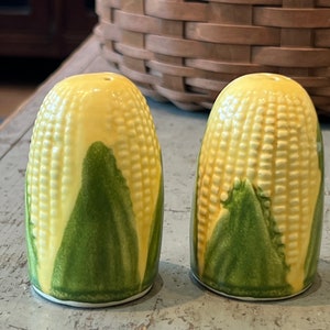 Darling Vintage Ranchito Pottery Porcelain Corn Salt & Pepper Shakers