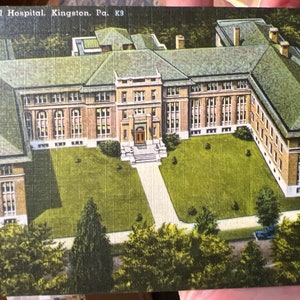 Fantastische antike Leinen Postkarte von Nesbit Memorial Hospital in Kingston, Pennsylvania