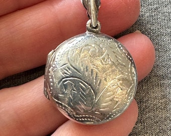 Hermoso medallón redondo de plata 925 vintage