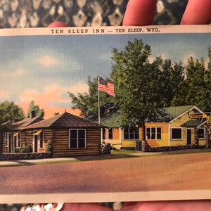 Fabuleuse carte postale en lin antique de Ten Sleep Inn sur l’autoroute Atlantique-Yellowstone-Pacifique dans le Wyoming