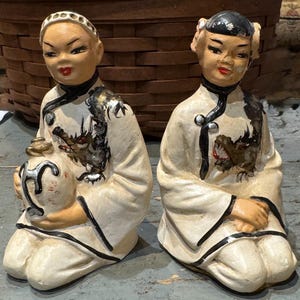 Cool Pair of 2 Antique Chalkware Handpainted Asian Figurines