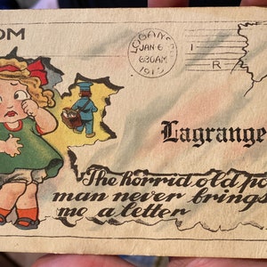 Encantadora postal de lino antiguo de una querida niña triste "El viejo cartero horrible nunca me trae una carta" de Lagrange 1910s