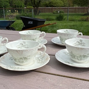 Collection d’antiques porcelaines victoriennes de Terra John Edwards Angleterre « Delft » Green 9 tasses à thé et 8 soucoupes avec bateau et moulin à vent