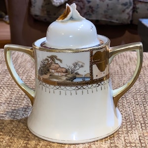 Gorgeous Handpainted Japanese Gold 2-Handled Sugar Bowl