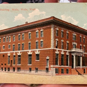 Belle carte postale colorisée antique du bâtiment du YMCA à Walla Walla, Washington