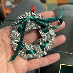 Beautiful Kirk Stieff Pewter Wreath with Ribbon Christmas Ornament