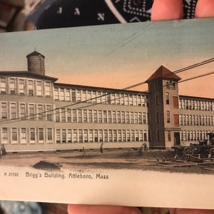 Antike Leinen Postkarte Briggs Building Attleboro Massachusetts