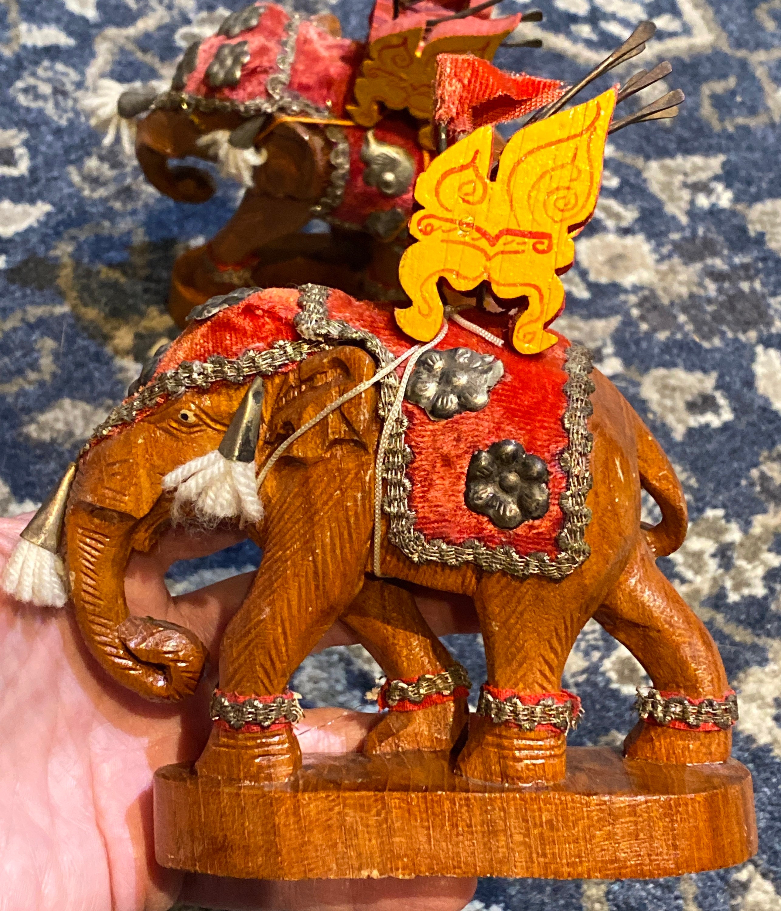 木象彫刻 素晴らしい手彫りのヴィンテージ木製象 2 体 - Etsy 日本
