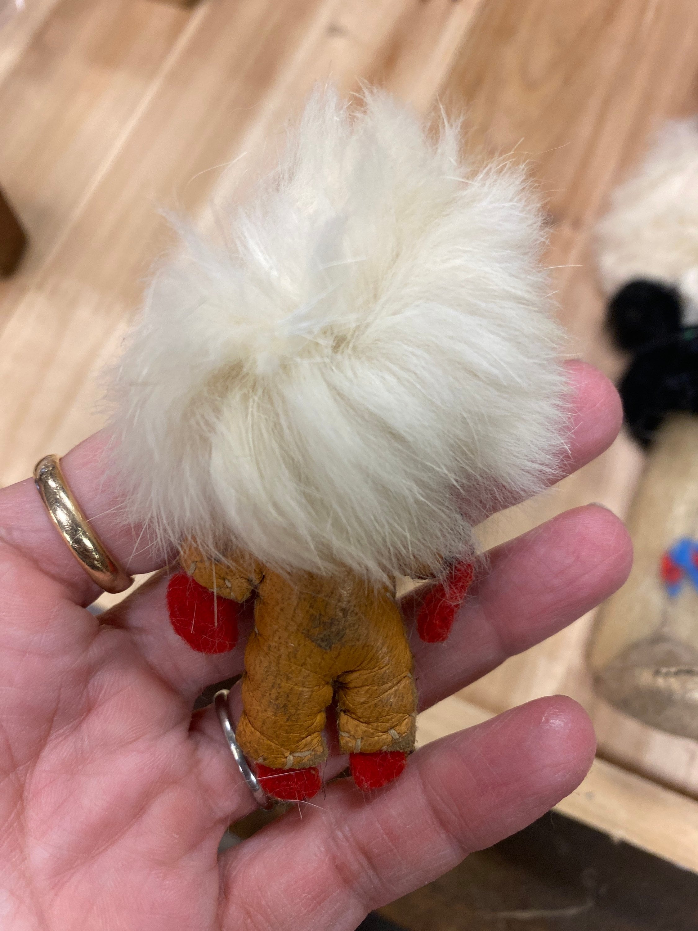 ダーリンアンティークアラスカイヌイットエスキモーアザラシ毛皮人形