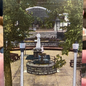Hermosa postal de lino antiguo de Basin Circle en Eureka Springs, Arkansas