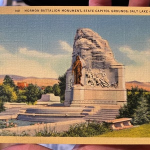 Bella cartolina di lino antica del Monumento al Battaglione Mormone, Capitol Grounds dello Stato, Salt Lake City nello Utah