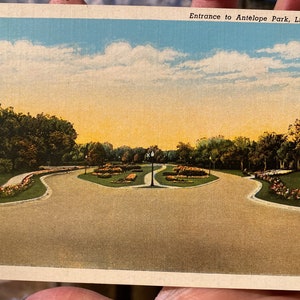 Bella cartolina di lino antico d'ingresso all'Antelope Park a Lincoln, Nebraska