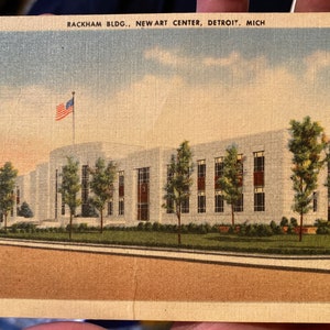 Schöne antike Leinen Postkarte von Rackham Building im New Art Center in Detroit, Michigan
