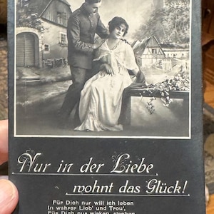 Coole Sammlung von 3 frühen antiken Postkarten von Männern in Uniform mit ihren Lieben