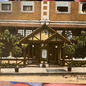 Antique colorisé RPPC Real Photo Carte postale du Hazelwood Cream Store sur Washington Street à Portland, Oregon