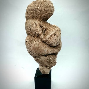 venus von willendorf, prähistorische figurine, replica, bekannteste und schönste Mütter Figur