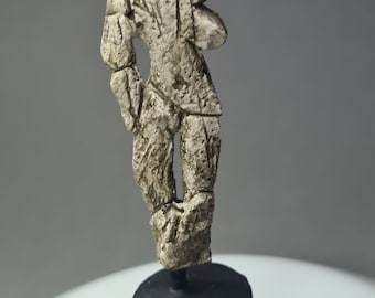 Venus vom Galgenberg, mother goddess, dancing woman best replica