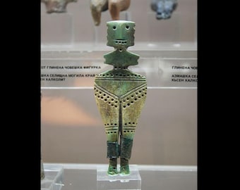 Neolithic Idol Replica – Vinča Culture Art Sculpture – Ancient Balkan Goddess – Hand-Finished Resin Figurine 13cm